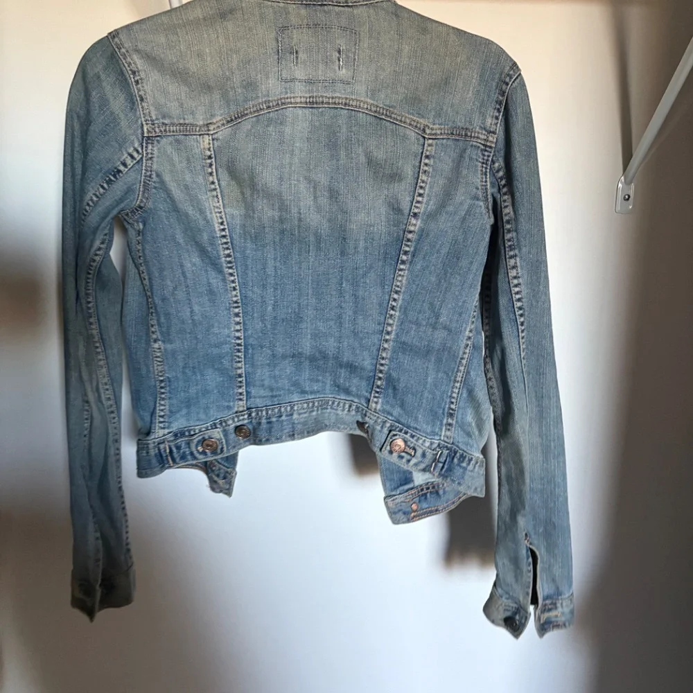 Form fitting Jean jacket - Picture 2 of 2